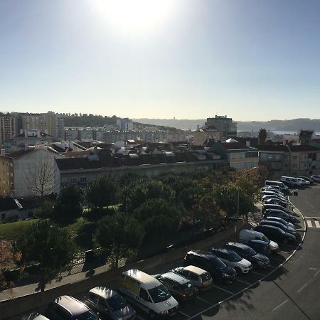 Apartamento Novo Muito Confortavel Com Vista Rio 阿尔热什 外观 照片